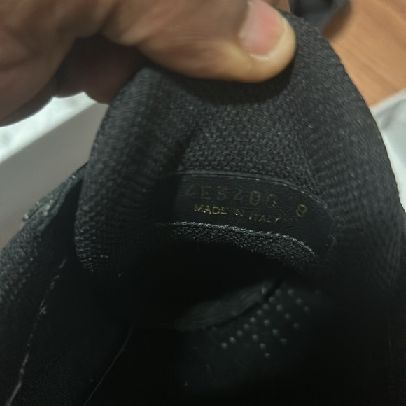 Prada Shoes (LEGIT)


We can negotiate a price, Wore one time , serial number - Picture 7 of 9